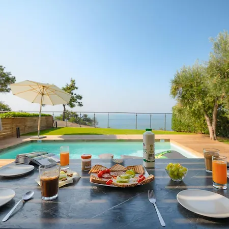 Villa Kalma Tria *
