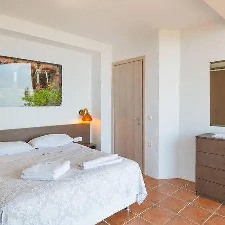Villa Kalma Tria *
