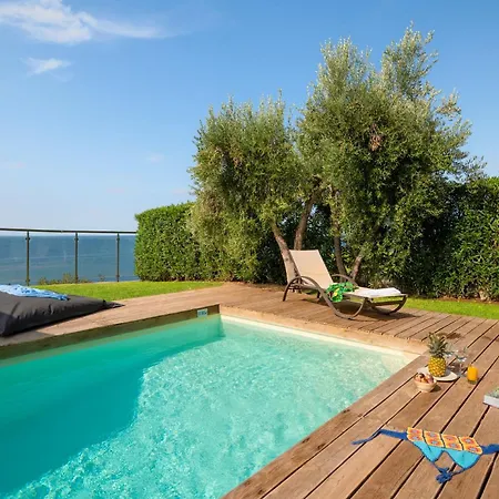 Villa Kalma Tria *