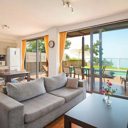 Kalma Tria Villa *