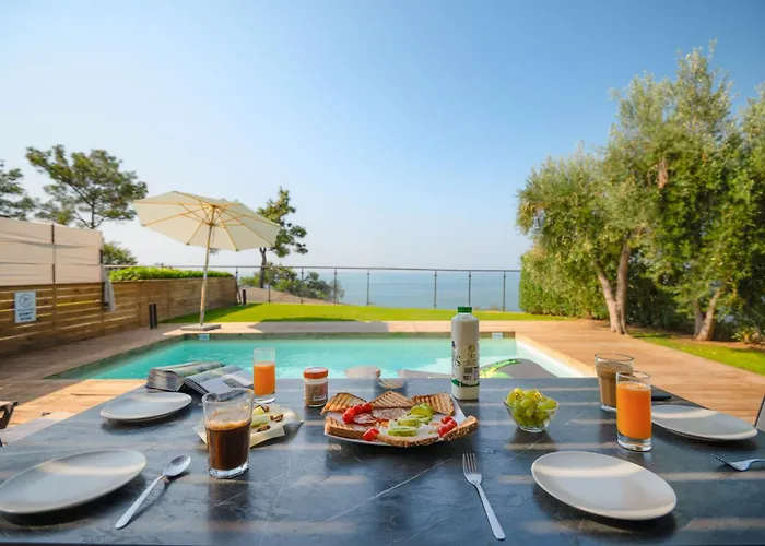 Villa Kalma Tria *
